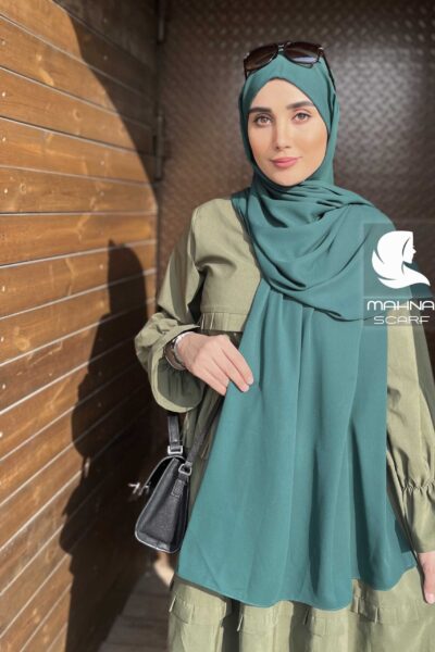 شال کلاهدار کرپ حریر سبز زمردی