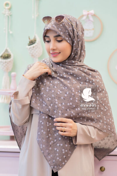 روسری وال نخی ژاکارد گلدار نسکافه ای
