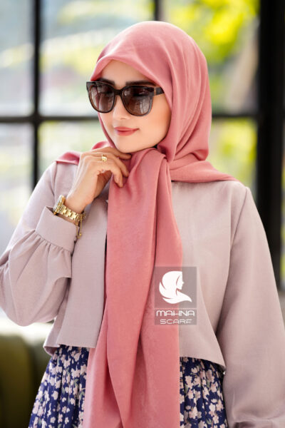 روسری ساتن ابریشم صورتی کد 2