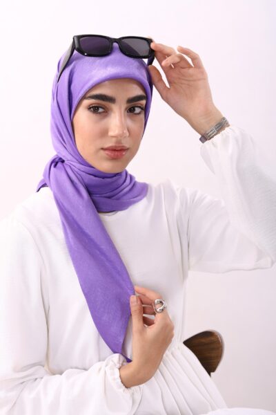 روسری ساتن ابریشم رنگ بنفش روشن