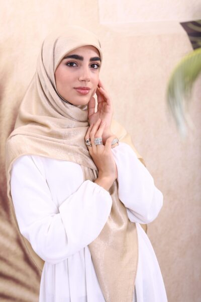 روسری ساتن ابریشم رنگ کرم