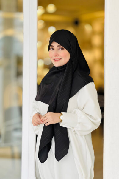 روسری ساتن خطدار مشکی