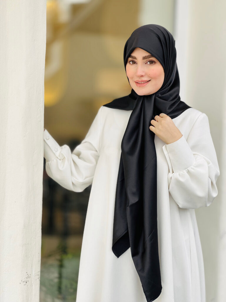 روسری ساتن مشکی