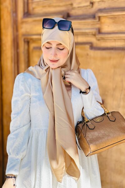 روسری ساتن کرم