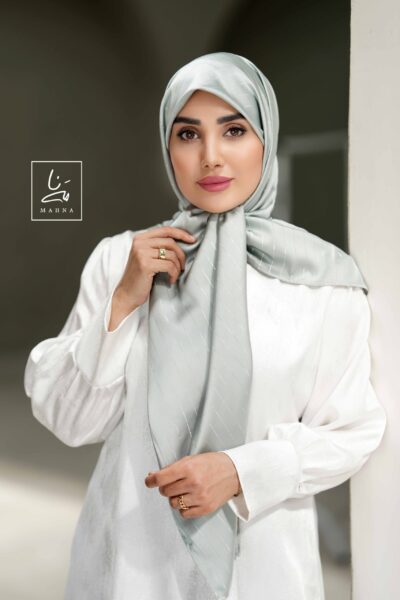 روسری ساتن خطدار سبز پاستلی