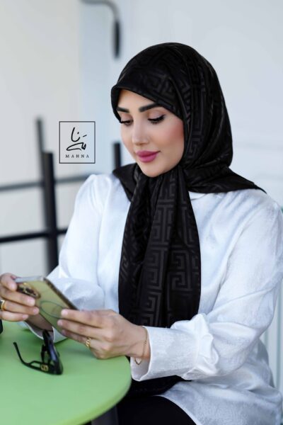 روسری ساتن مشکی طرح ورساچه