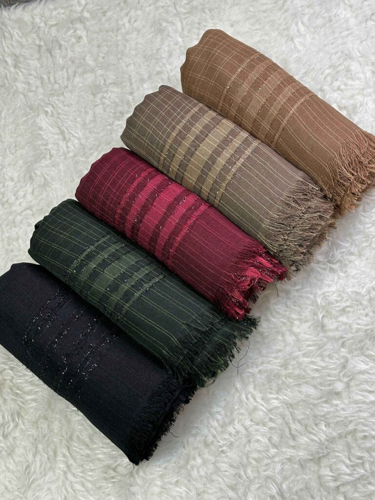 روسری نخی حاشیه لمه در رنگبندی