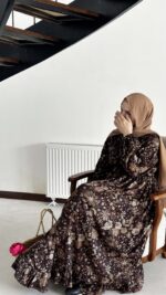 پیراهن باتیک مرجان قهوه ای گل طلایی